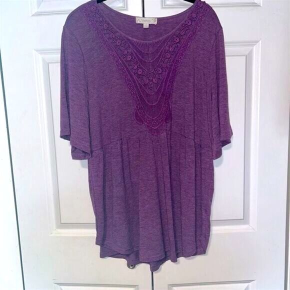 Weekend Suzanne Betro Women's 1X Purple Tunic Top Embroidered Neckline - Picture 1 of 6